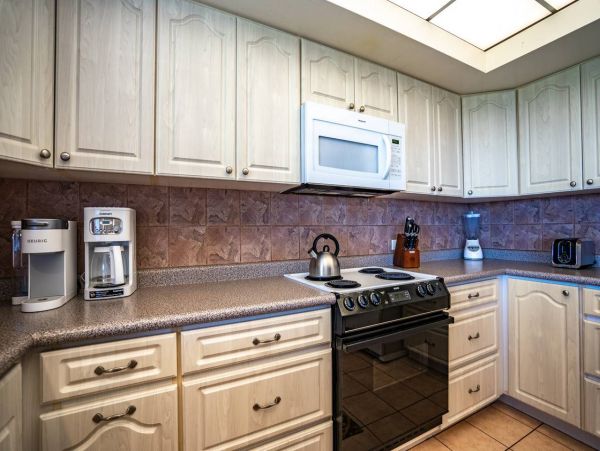 Kapalua Walk to Beach One Bedroom Vacation Rental 4 Guests