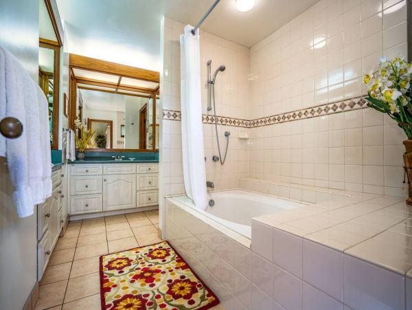 Kapalua Walk to Beach One Bedroom Vacation Rental 4 Guests