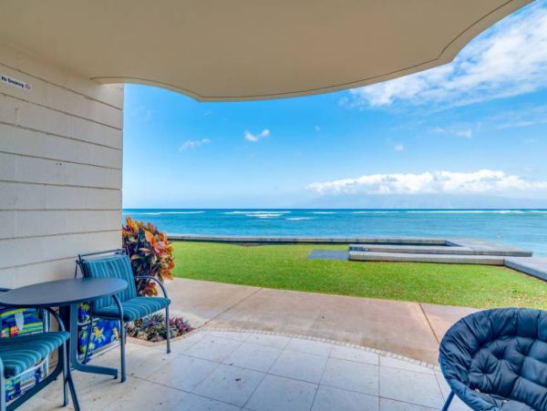 Ocean Views Ground Floor Vacation Condo 1 Bedroom in Lahaina