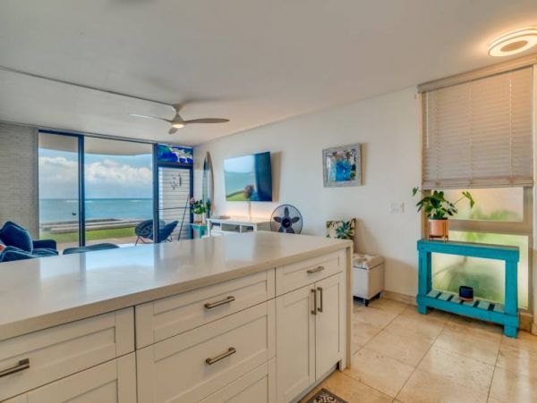 Ocean Views Ground Floor Vacation Condo 1 Bedroom in Lahaina