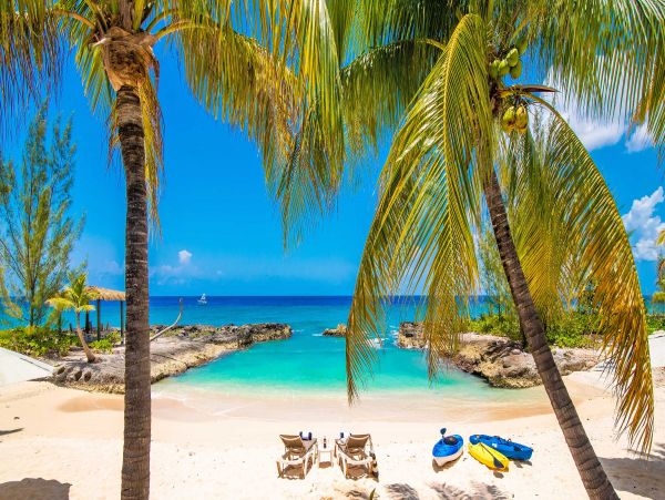 Cayman Islands Luxurious Vacation Villa Sleeps 6 Guests
