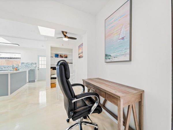 Modern Three Bedroom House in Bradenton Beach