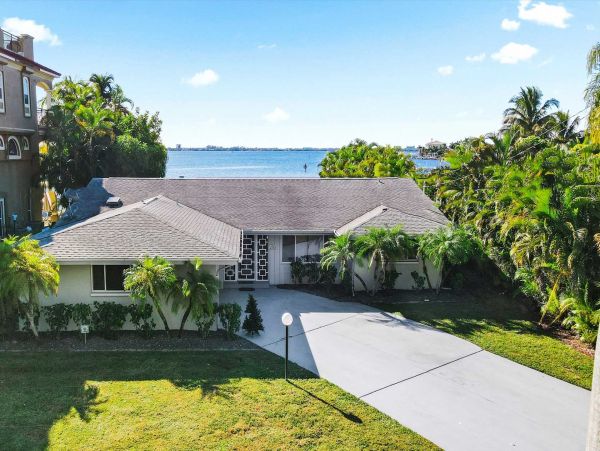 Bay Front Three Bedroom Villa
