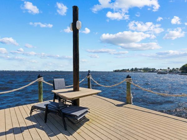 Outdoor Pool Villa on the Bay