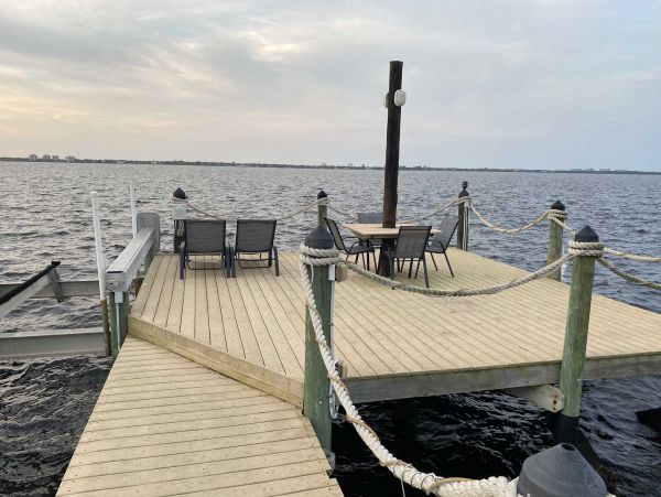 Outdoor Pool Villa on the Bay