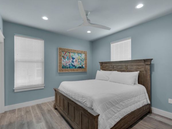 Miramar Beach Six Bedroom Vacation Home 24 Guests