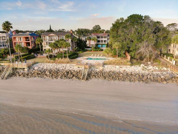Oceanfront Vacation Home in St. Simons Island with Pool