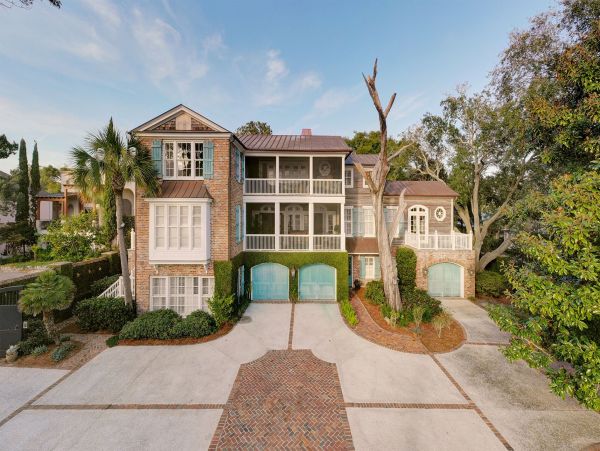 Oceanfront Vacation Home in St. Simons Island with Pool