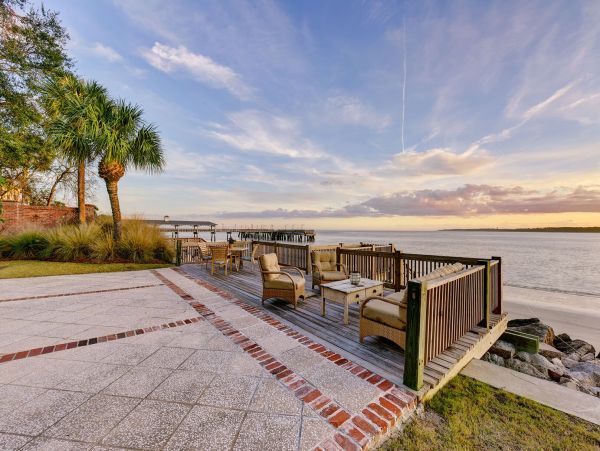 Oceanfront Vacation Home in St. Simons Island with Pool