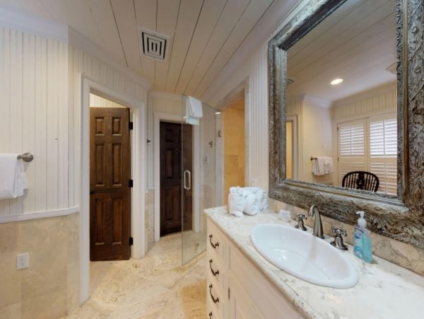 Oceanfront Vacation Home in St. Simons Island with Pool