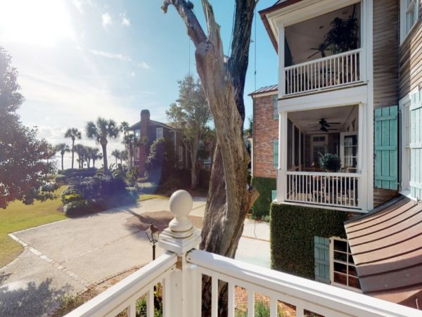 Oceanfront Vacation Home in St. Simons Island with Pool