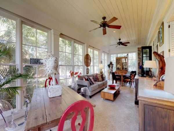 Oceanfront Vacation Home in St. Simons Island with Pool