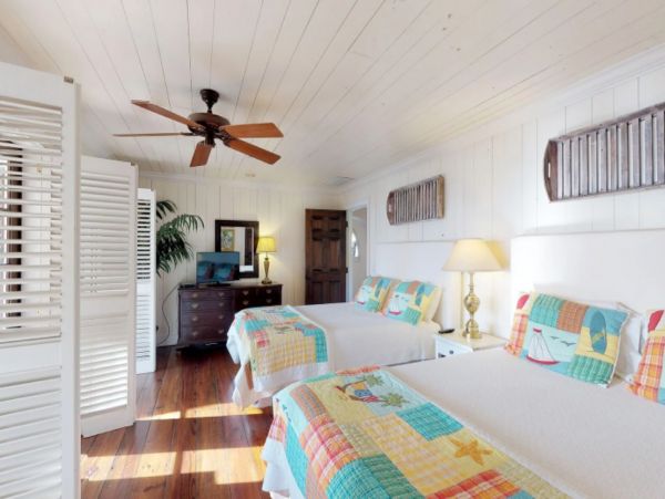Oceanfront Vacation Home in St. Simons Island with Pool