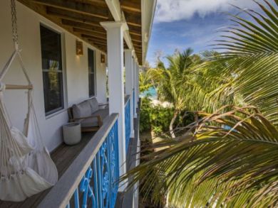 Amazing 3 Bedroom Pool Villa & Steps from the Water´s Edge