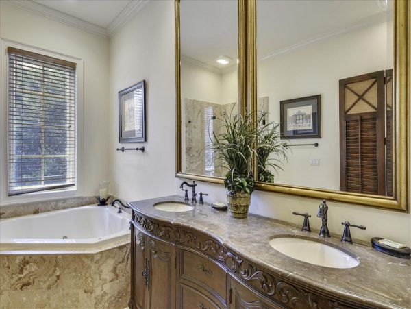 Hilton Head Beautiful Vacation Pool Home Sleeps 15 Guests