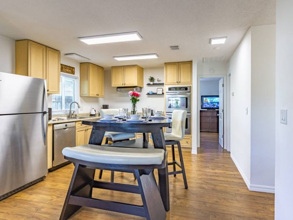Two Bedroom Cottage in South Sarasota Sleeps 4 Guests