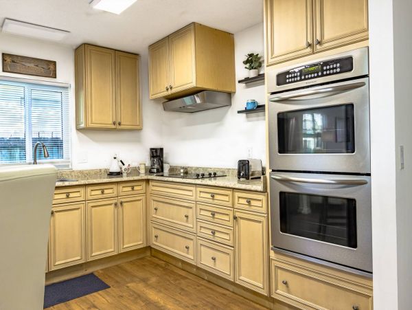 Two Bedroom Cottage in South Sarasota Sleeps 4 Guests