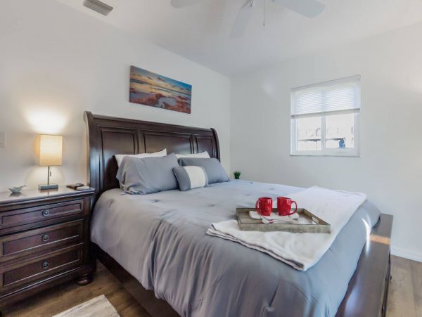 Two Bedroom Cottage in South Sarasota Sleeps 4 Guests