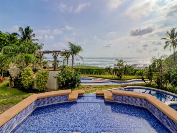 Luxurious Beach Estate with Amazing Views in Guanacaste
