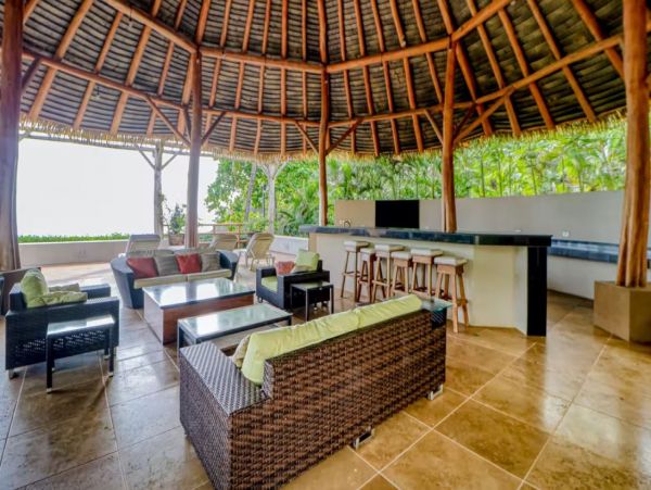 Luxurious Beach Estate with Amazing Views in Guanacaste