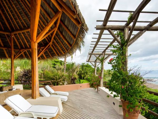 Luxurious Beach Estate with Amazing Views in Guanacaste