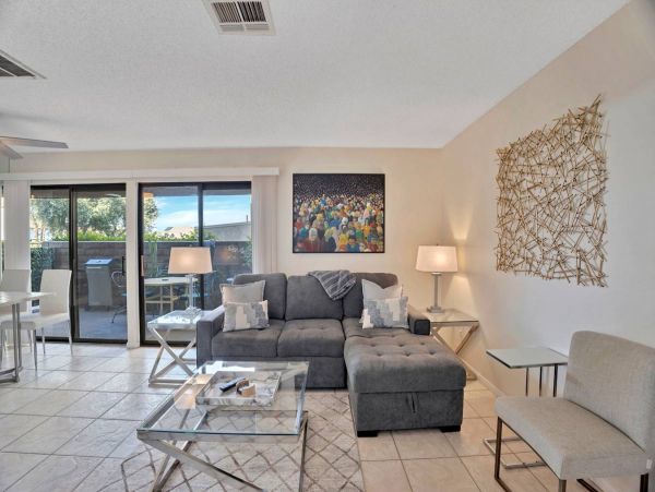 Palm Springs Condo 1012900
