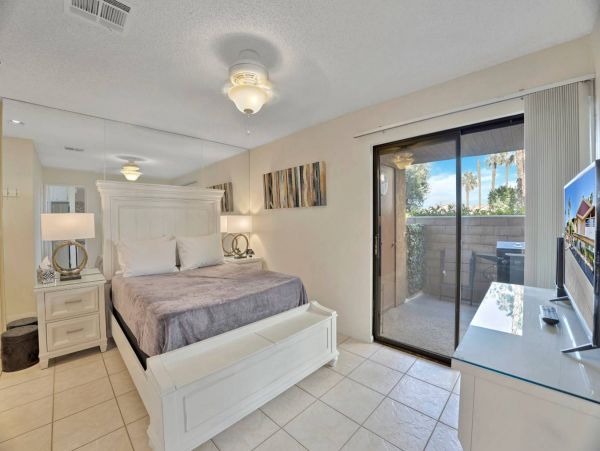 Palm Springs Condo 1012900