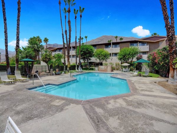 Palm Springs Condo 1012900