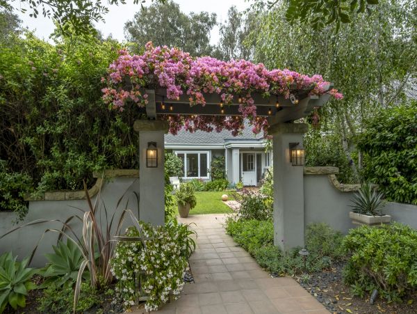 Relaxing Montecito Getaway with Hot Tub & Firepit