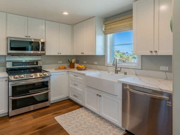Beautiful Vacation Condo Walk to Beach Sleeps 2