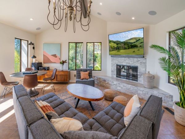 Gorgeous Three Bedroom Vacation Home in Santa Barbara
