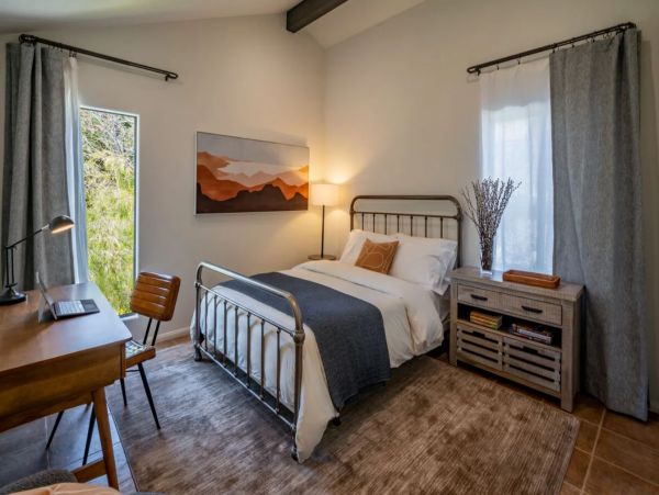 Gorgeous Three Bedroom Vacation Home in Santa Barbara