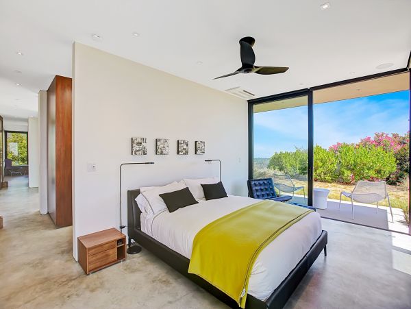 Beautiful Santa Barbara Vacation Home Three Bedroom