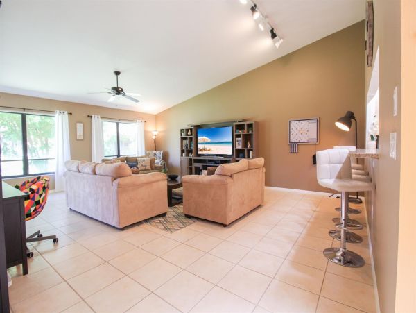 Sarasota Delightful Two Bedroom Vacation Villa