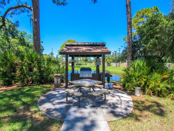 Sarasota Delightful Two Bedroom Vacation Villa