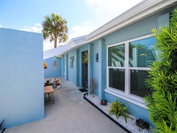 Sarasota Vacation Pool Home Sleeps 6 Guests