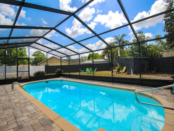 Sarasota Vacation Pool Home Sleeps 6 Guests