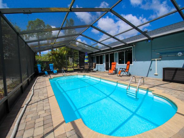 Sarasota Vacation Pool Home Sleeps 6 Guests