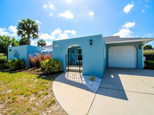 Sarasota Vacation Pool Home Sleeps 6 Guests