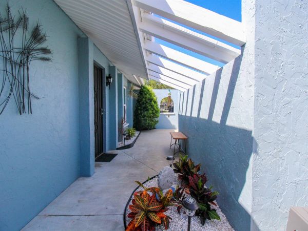 Sarasota Vacation Pool Home Sleeps 6 Guests