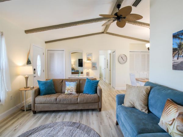 Sarasota Vacation Pool Home Sleeps 6 Guests