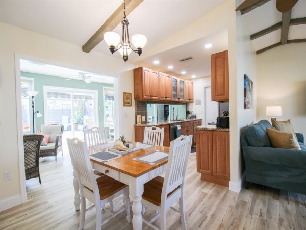 Sarasota Vacation Pool Home Sleeps 6 Guests