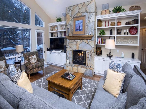 Vail Four Bedroom Vacation Home - Private Hot Tub