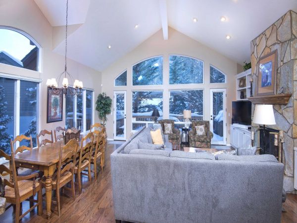 Vail Four Bedroom Vacation Home - Private Hot Tub