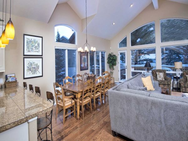 Vail Four Bedroom Vacation Home - Private Hot Tub