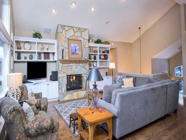 Vail Four Bedroom Vacation Home - Private Hot Tub
