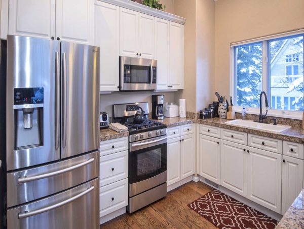 Vail Four Bedroom Vacation Home - Private Hot Tub