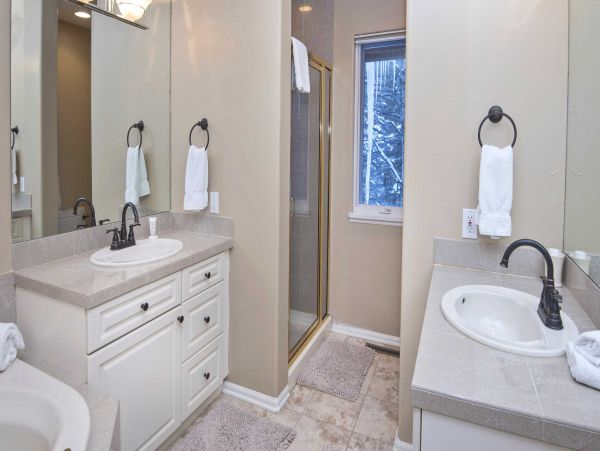 Vail Four Bedroom Vacation Home - Private Hot Tub
