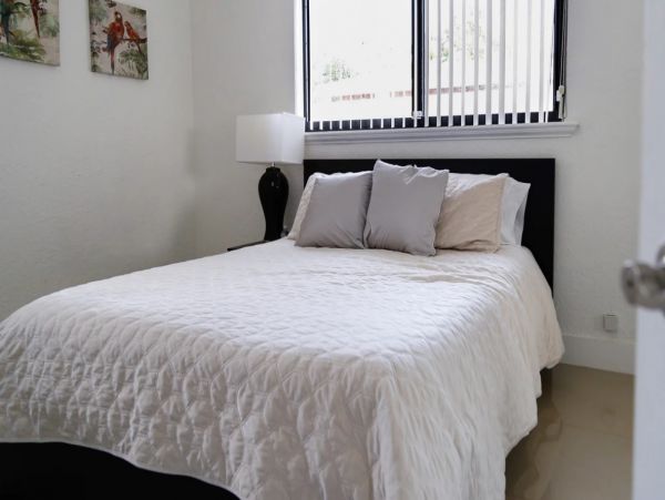 Beautiful Vacation Home  Private Pool & Spa Fort Lauderdale