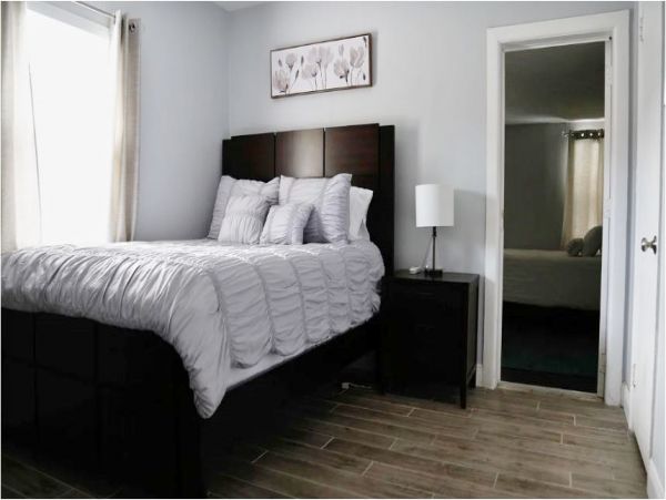 Fort Lauderdale Vacation Pool Home Three Bedroom
